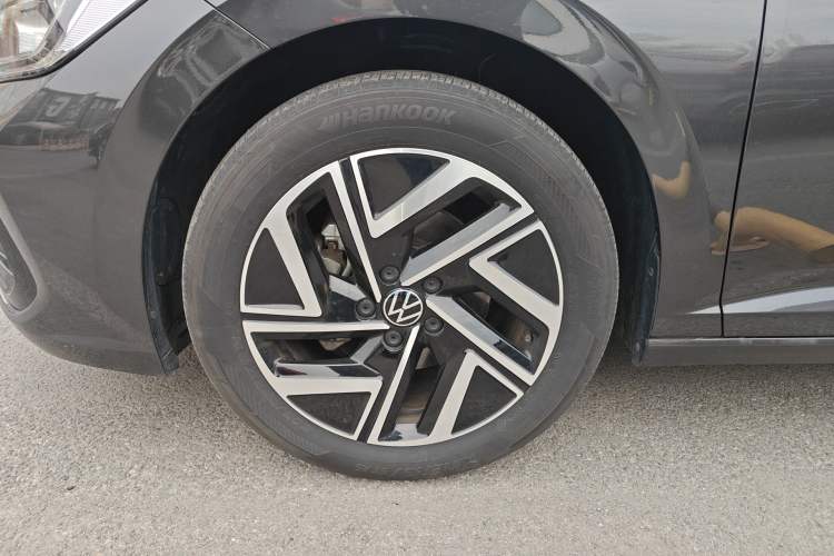 Used Volkswagen Sagitar 2024 300TSI DSG Excellence Edition Left Front Wheel Hub