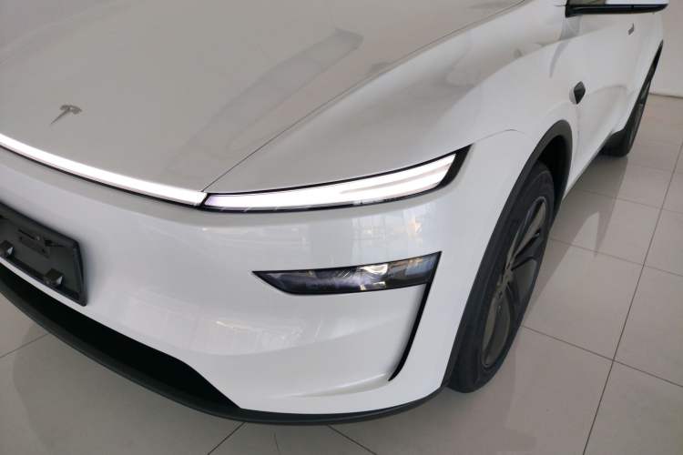 Used Tesla Model Y 2026 Long-Range All-Wheel-Drive Model