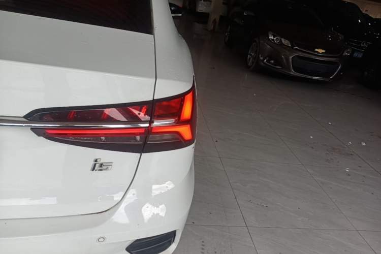 Used Roewe i5 2021 Revised Version 1.5L CVT Diamond Edition
