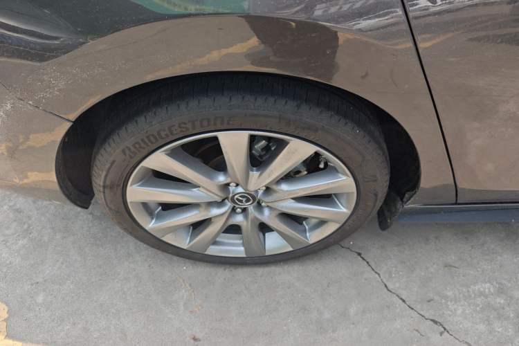 Used Mazda 3 Axela 2021 2.0L Automatic ZhiXuan Edition Right Rear Wheel Hub