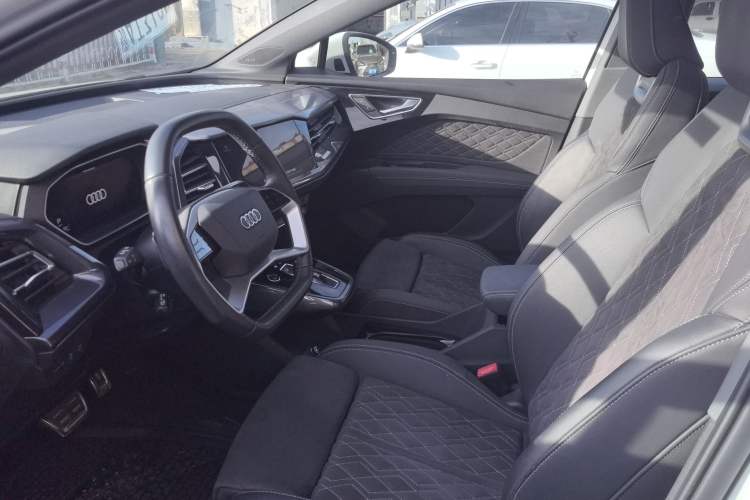 Used Audi Q4 e-tron 2022 50 e-tron quattro Creation Edition
