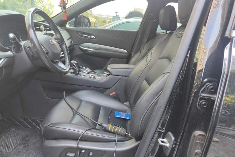 Used Cadillac XT4 2018 28T Two-Wheel-Drive Luxury Model