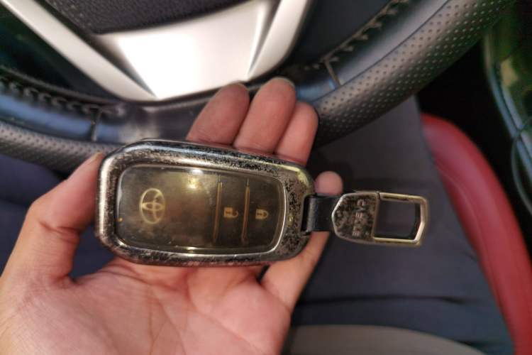 Used Toyota Highlander 2017 2.0T Four-Wheel Drive Luxury Edition 7 Seats Vehicle Key