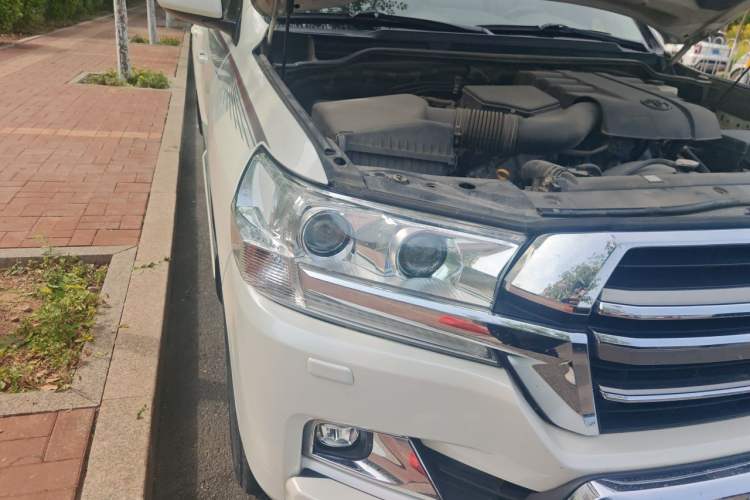 Used Toyota Land Cruiser 
