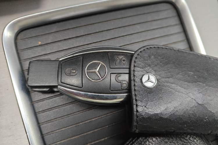 Used Mercedes-Benz GLK-Class 2013 GLK 300 4MATIC Dynamic Sunroof Model Vehicle Key