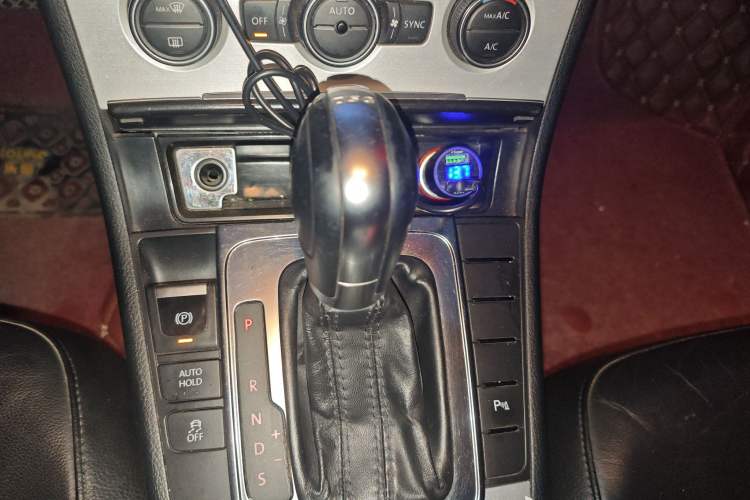 Used Volkswagen Magotan 2015 Facelift 1.8TSI Luxury Model Gear Lever