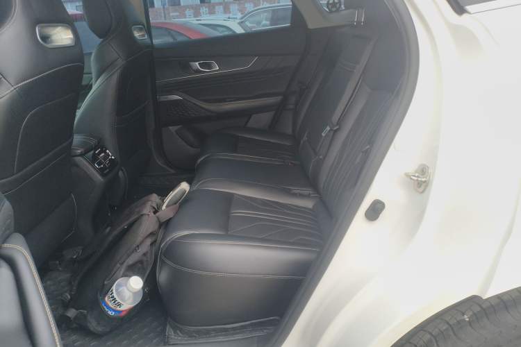 Used Changan UNI-K 2024 2.0T Two-Wheel Drive Enjoyment Version
