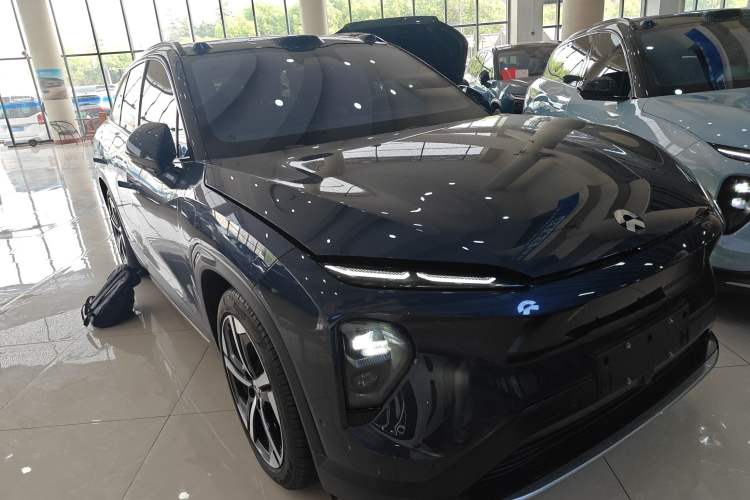 Used Nio ES7 2024 100kWh Signature Edition Front Right 45 Deg