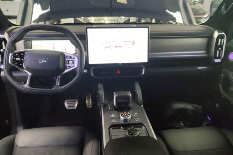 Used JETOUR Traveler 2023 2.0T All-Wheel Drive CrossPRO+
