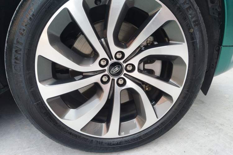 Used Land Rover Discovery Sport New Energy 2022 Facelifted P300e Plug-in Hybrid Electric Version