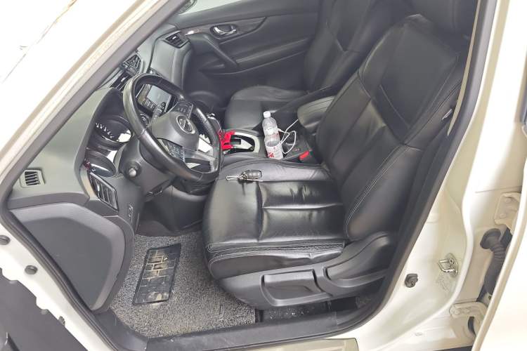 Used Nissan X-Trail 2017 2.0L CVT Smart Enjoyment Version 2WD Left Front Seat