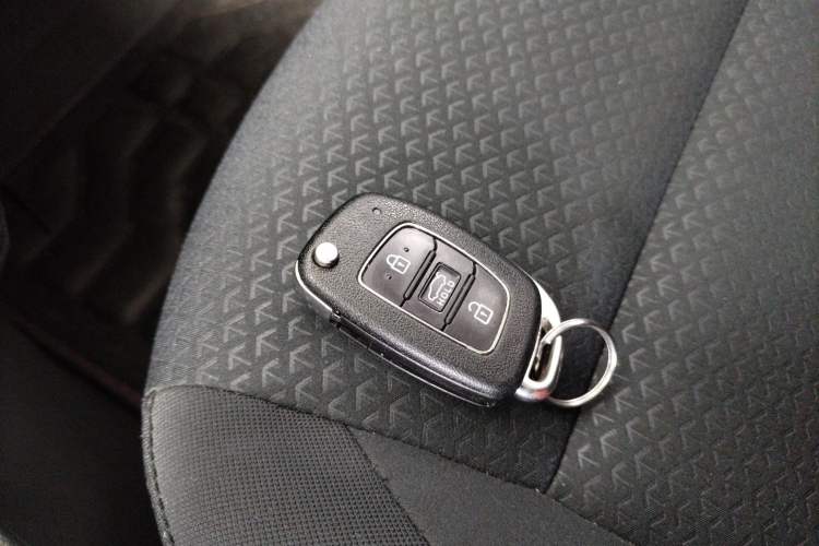 Used Hyundai Verna (new generation) 2016 1.4L Manual Cool Edition GLS Vehicle Key