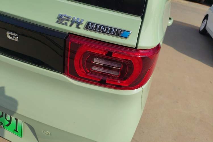 Used Wuling Hongguang MINIEV 2022 Macaron Premium Model – Lithium Iron Phosphate Right Rear Taillight