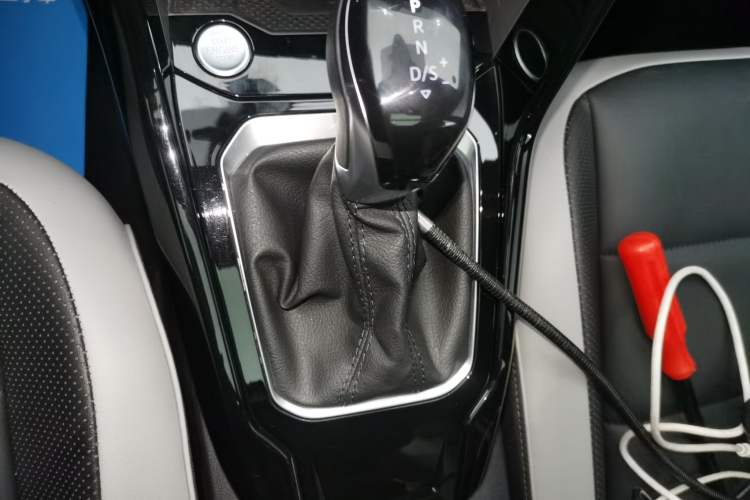 Used Volkswagen T-ROC 2023 300TSI DSG Two-Wheel Drive Starlight Edition