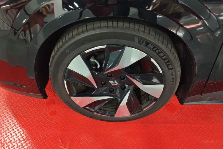 Used Lingxi L 2024 Player No. 1 Edition Left Front Wheel Hub