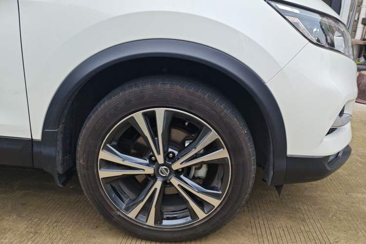 Used Nissan Qashqai 2022 2.0L CVT XV Premier Luxury Edition Right Front Wheel Hub