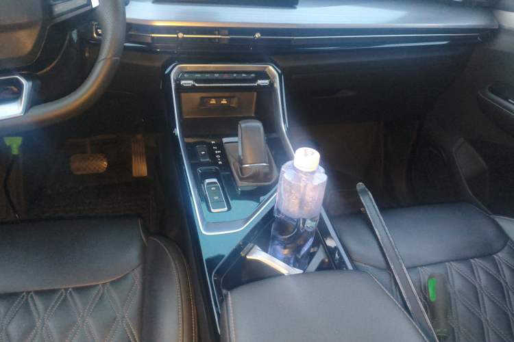 Used Wuling Asta 2022 2.0L DHT Electric-Speed Version
