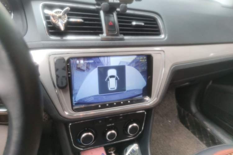 Used Volkswagen Lavida 2015 1.6L Manual Comfort Edition
