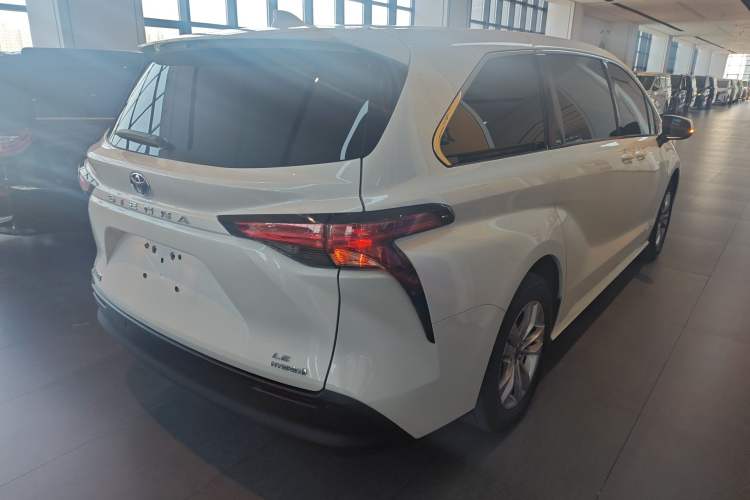 Used Toyota SIENNA 2023 2.5L Hybrid Comfort Edition Rear Right 45 Deg