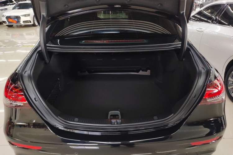 Used Mercedes-Benz E-Class 2021 Restyled E 300 L Sporty and Stylish Edition
