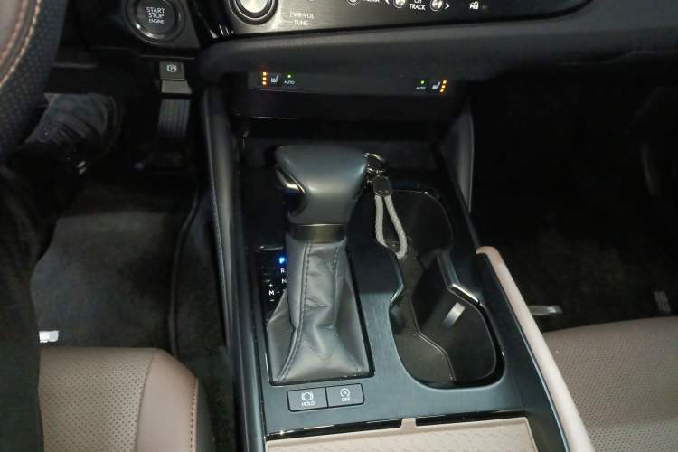 Used Lexus ES 2023 200 Excellence Edition