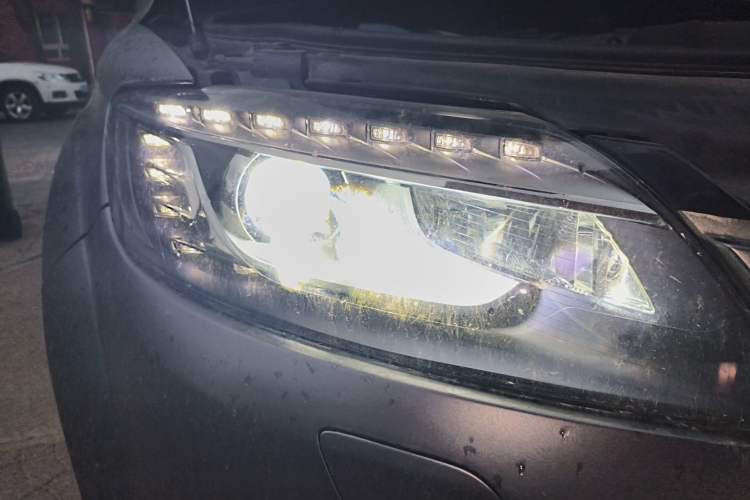 Used Audi Q7 2013 35 TFSI Technology Edition Right Front Headlight