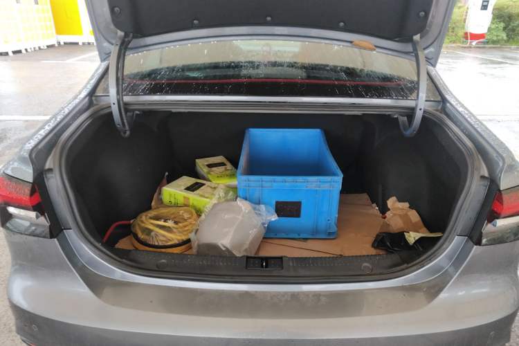 Used Roewe i6 MAX 2020 300TGI Automatic "Swell Cool Smart Drive" Edition