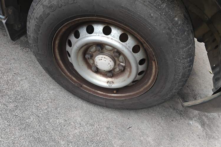 Used Wuling Zhengcheng 2015 1.8L Comfort Model LJ479QE2 Right Front Wheel Hub