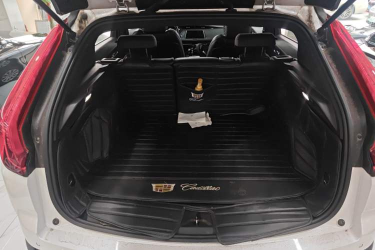 Used Cadillac XT4 2021 28T Two-Wheel Drive Tech Edition Trunk