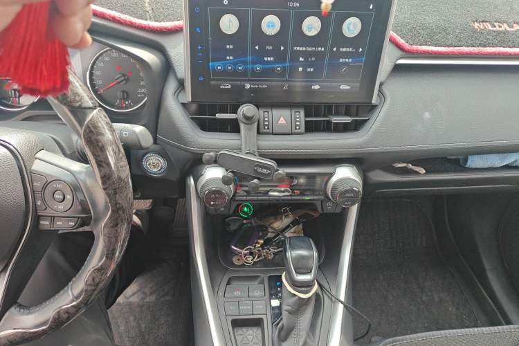 Used Toyota Wildlander 2021 2.0L CVT Two-Wheel Drive Luxury Edition Audio And AC Panel