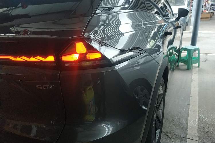 Used Deepal S07 2025 215Max Deep Blue Intelligent Driving AD PRO Range-Extended Version
