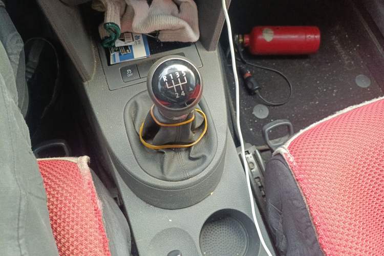 Used Volkswagen Touran 2015 1.4T Manual Fashion Edition 5-Seater Gear Lever