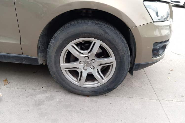 Used Audi Q5 2010 2.0TFSI Technology Edition Right Front Wheel Hub