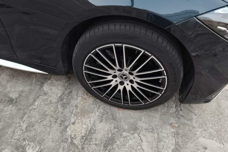 Used Mercedes-Benz C-Class 2022 Restyled C 260 L Sport Edition Right Front Wheel Hub