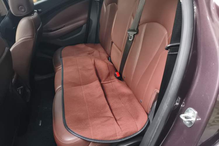 Used Buick Envision 2014 28T All-Wheel-Drive Versatile Sports Flagship Edition Left Rear Seat