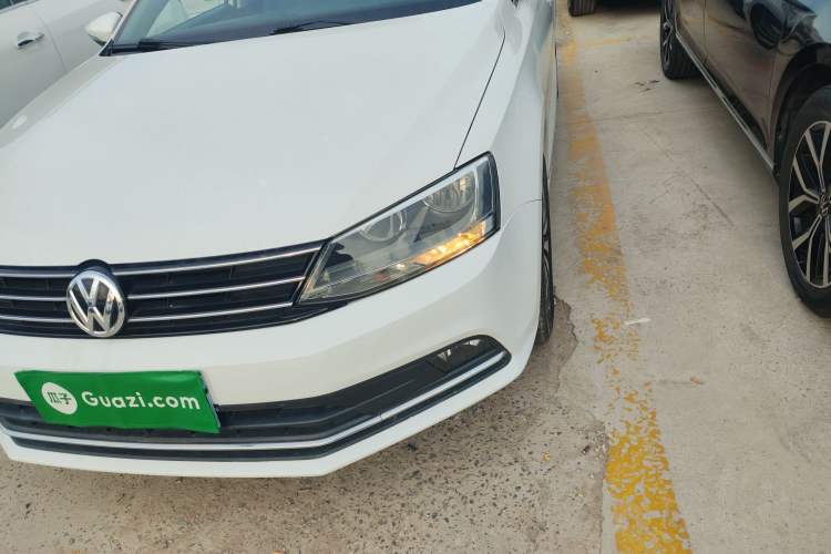 Used Volkswagen Sagitar 2018 1.6L Automatic Comfort Model Left Front Headlight