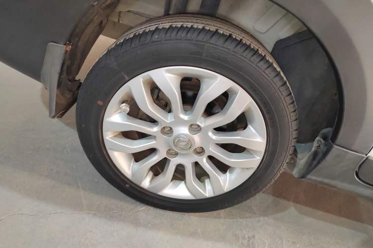 Used Dongfeng Aeolus AX3 2016 1.5L Manual ZhiKu Model
