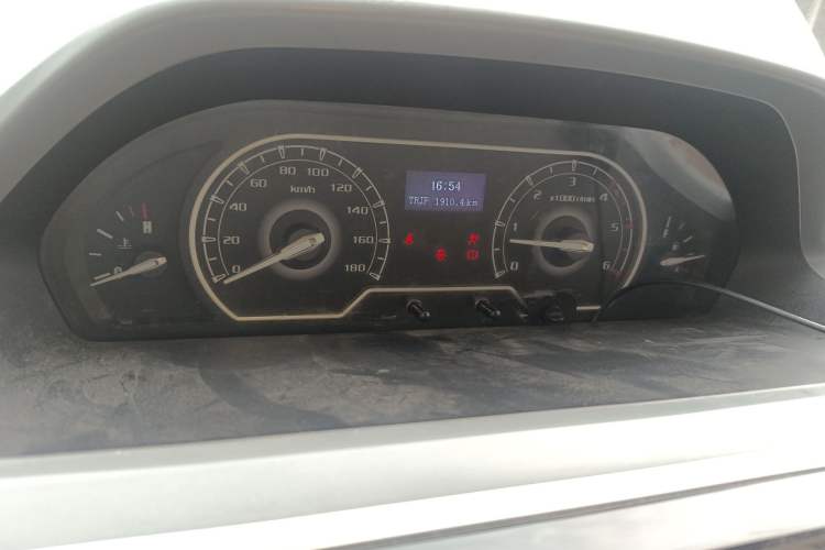 Used SAIC MAXUS Xintu V80 2021 2.0T Manual Classic Aoyuntong Short Wheelbase Mid-Roof 5/6-Seater