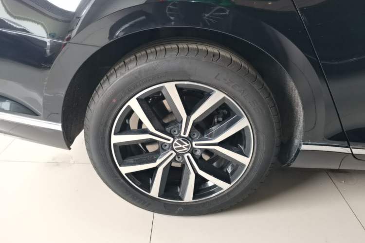 Used Volkswagen Magotan 2020 330TSI DSG Leading Model Exterior 5