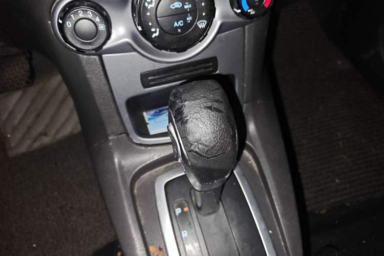 Used Ford Fiesta 2013 Hatchback 1.5L Automatic Fashion Edition
