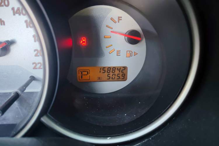 Used Nissan Livina 2010 Jingyue Edition 1.6L Automatic All-in-One Model Odometer Close Up