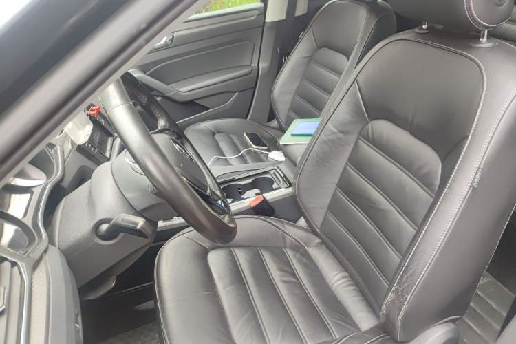 Used Volkswagen Passat 2016 330TSI DSG Luxury Edition Left Front Seat