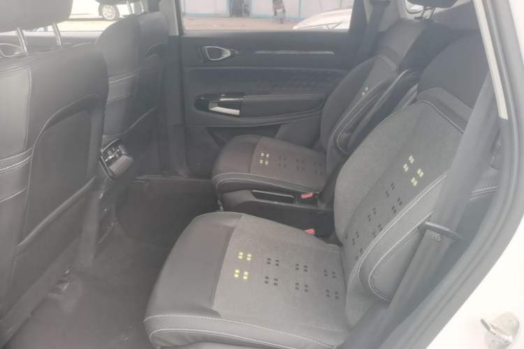 Used Baojun RM-5 2019 1.5T Manual Elite Version with 24-Hour Online Service 6 Seats
