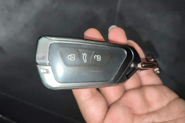 Used Volkswagen Golf 2023 280TSI DSG R-Line Lite Interior 1