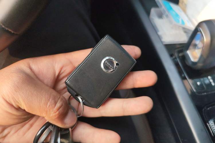 Used Volvo XC60 2022 B5 4x4 Zhiyi Luxury Edition
