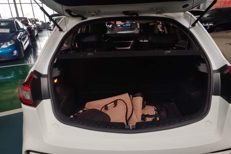 Used Geely Auto Vision X3 2020 1.5L CVT Elite Edition Trunk