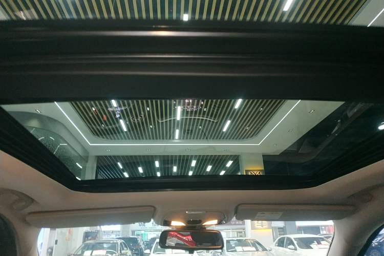 Used Jeep Cherokee 2016 2.4L Leading Smart Version
