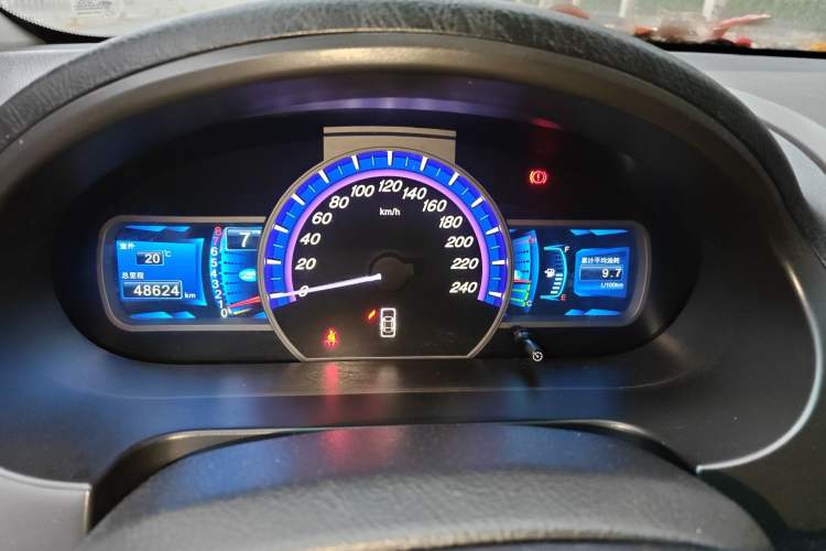 Used BYD S6 2014 2.0L Manual Luxury 5-Seater
