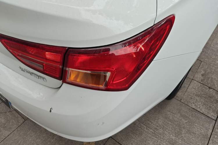 Used Buick Verano 2017 Sedan 15S Automatic Leading Model Right Rear Taillight