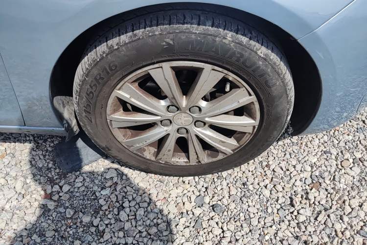 Used Peugeot 308S 2015 1.2T Automatic Jingchi Edition Right Front Wheel Hub